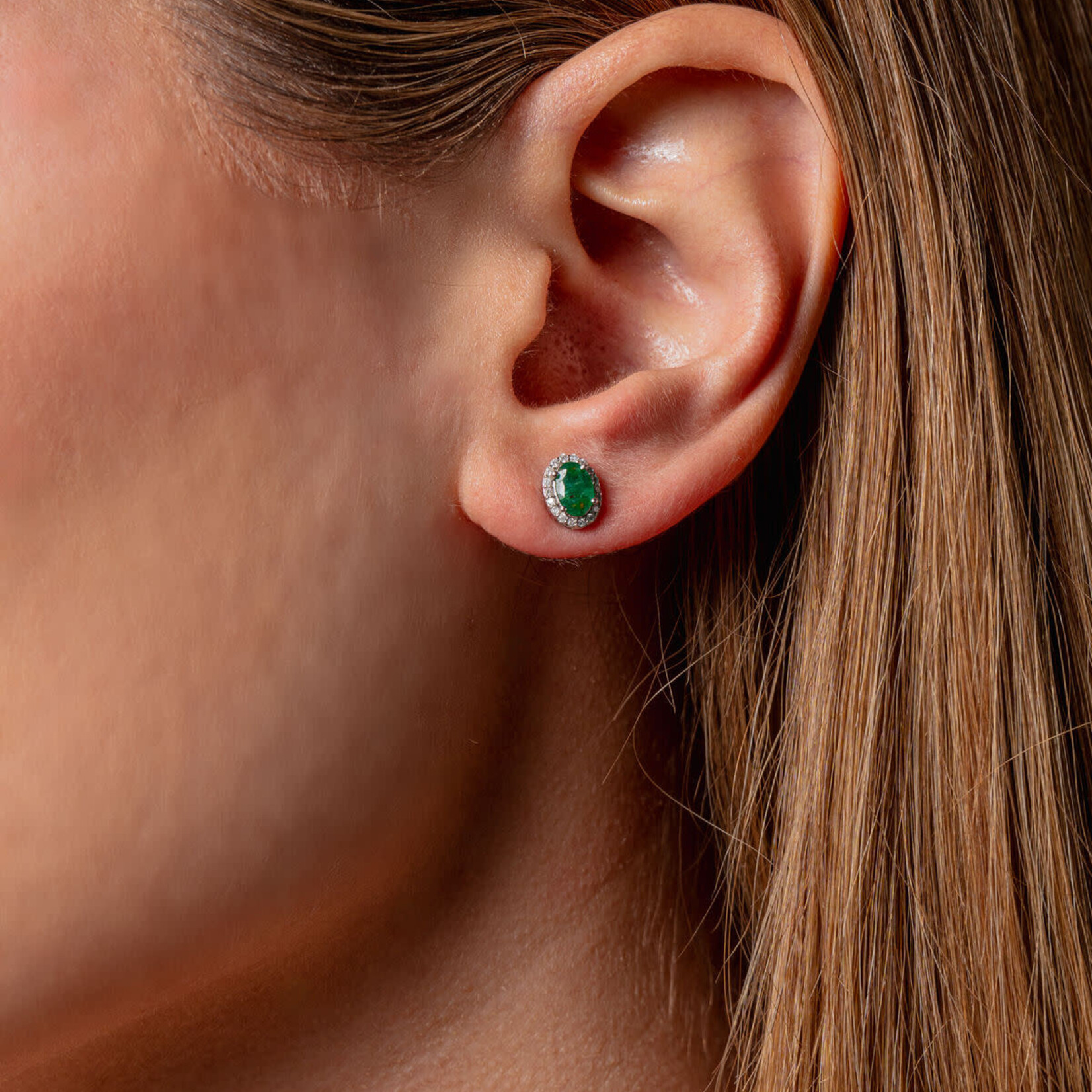 LXR Jewelry Studs 0.17ct. tw. Diamond around Round 0.70ct tw.Oval Emerald 14KW