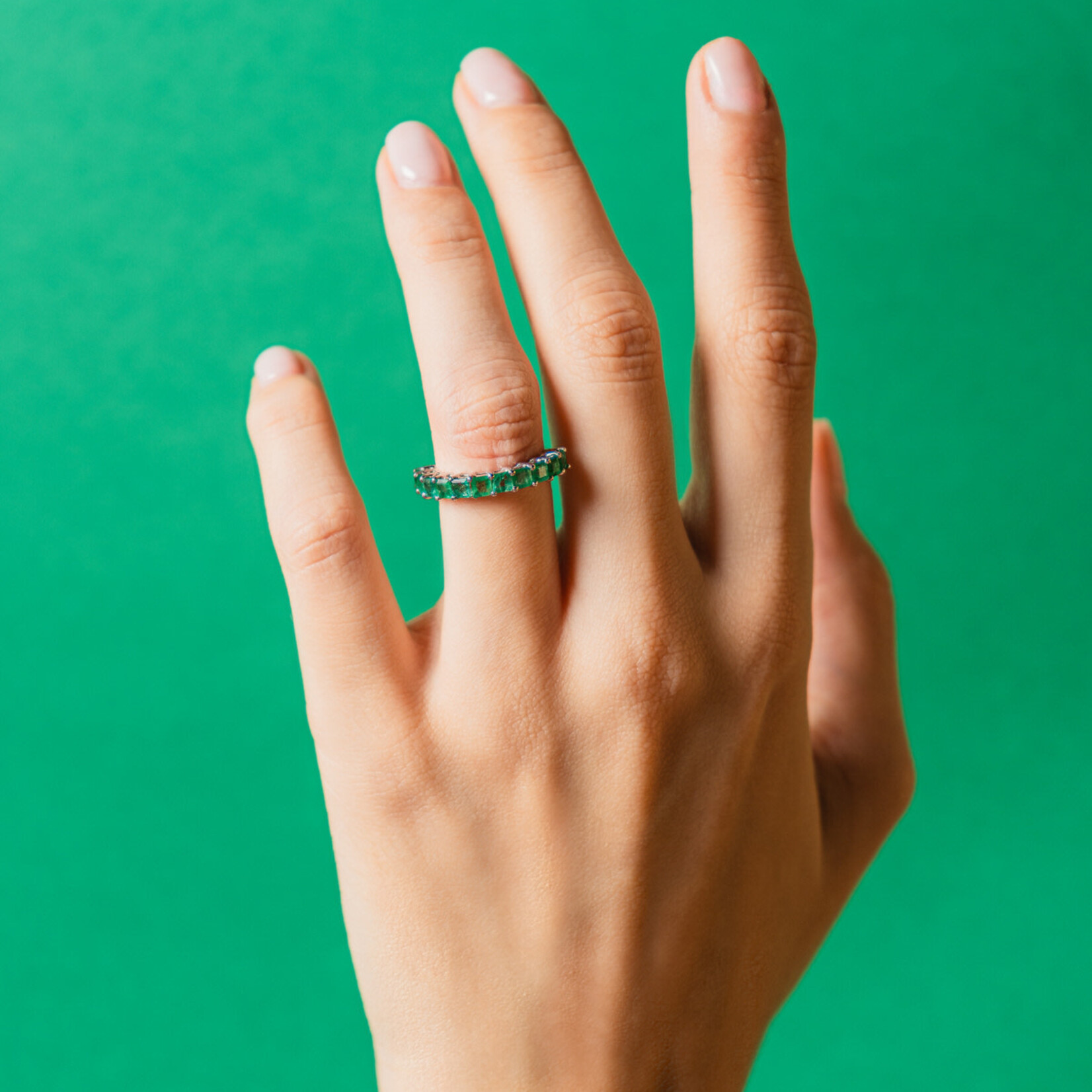 LXR Jewelry Ring 2.10ct. Emerald 14kw