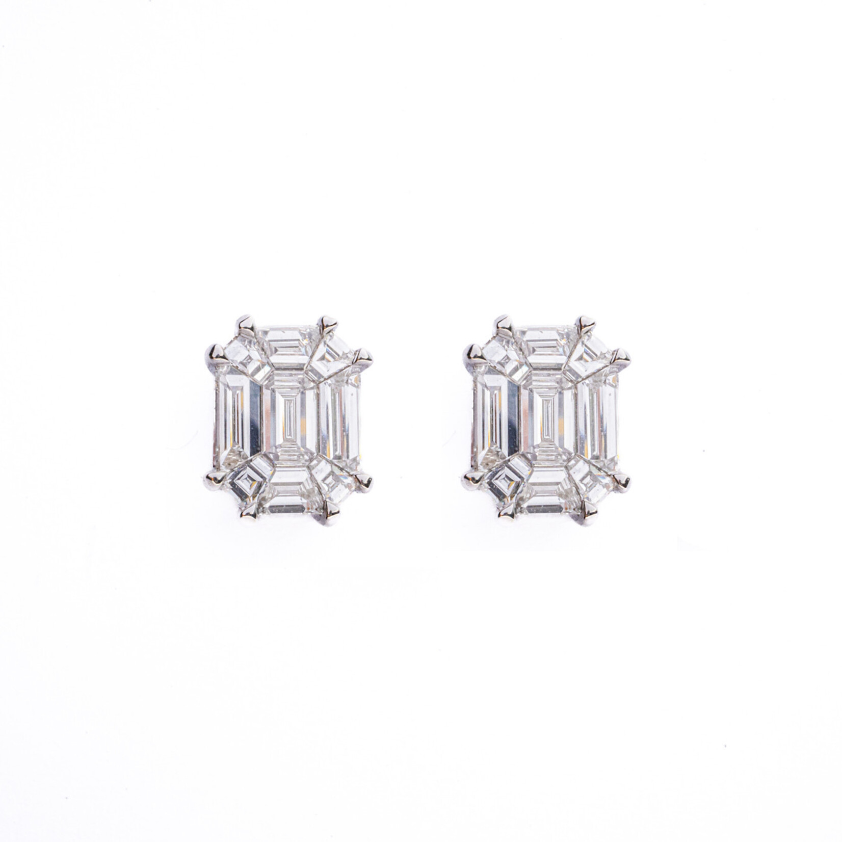 LXR Jewelry Studs 0.84ct. Pie cut diamond 14KW