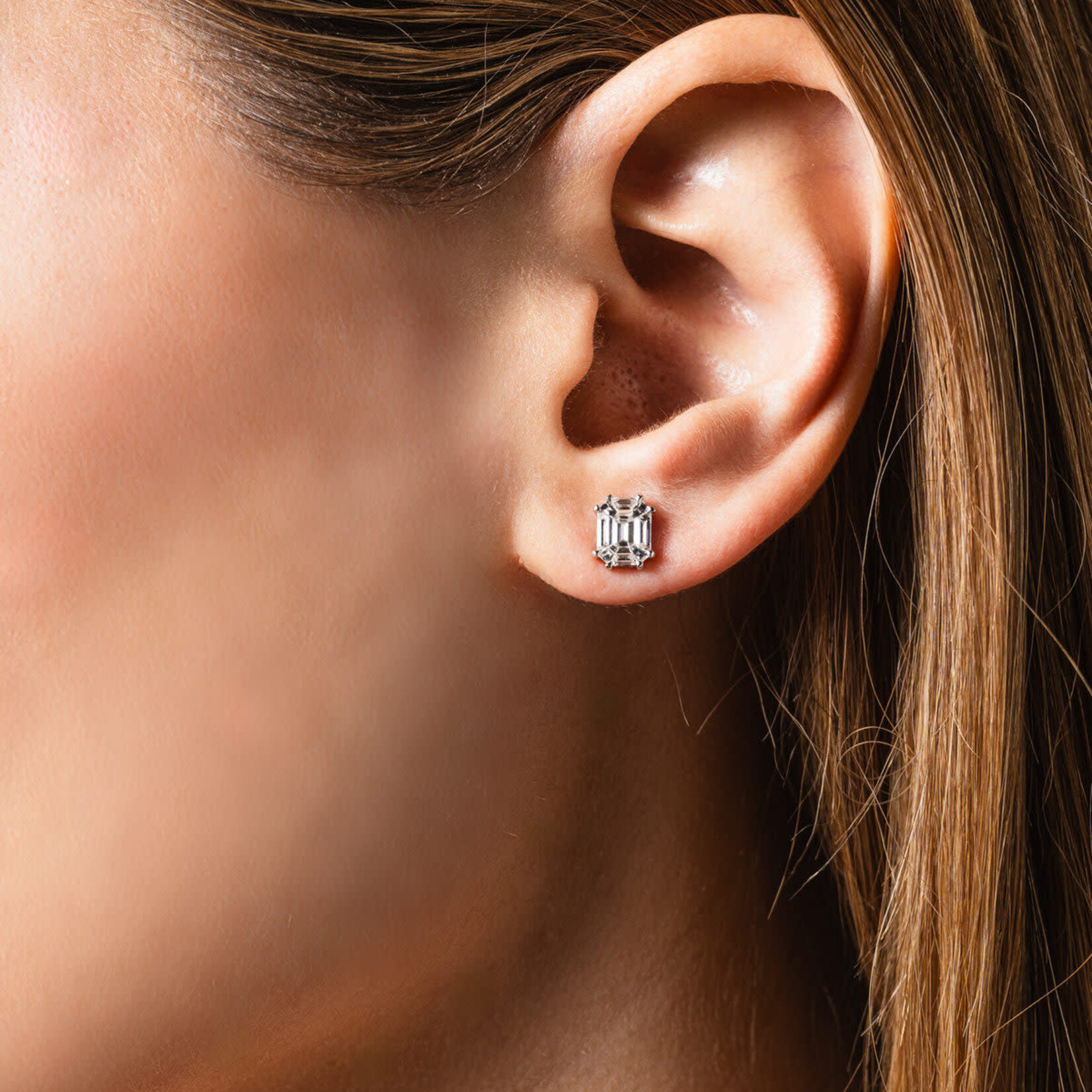 LXR Jewelry Studs 0.84ct. Pie cut diamond 14KW