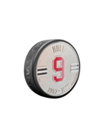 Chicago Blackhawks #9 Hull Medallion Legend Puck