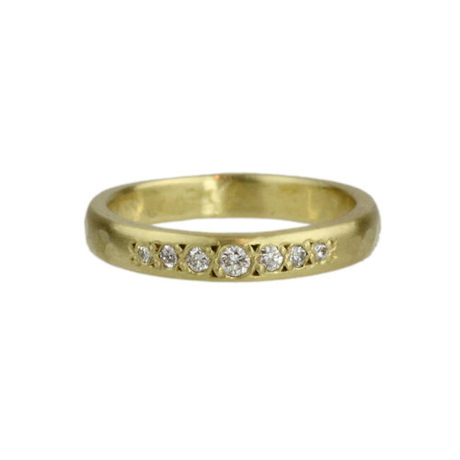 SARAH MCGUIRE FINE 3.25mm Graduated Pave Band