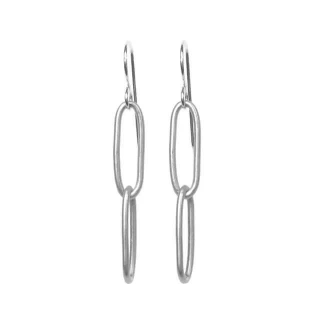 Tasi & Stowaway Paperclip Chain Earrings - Bright Silver