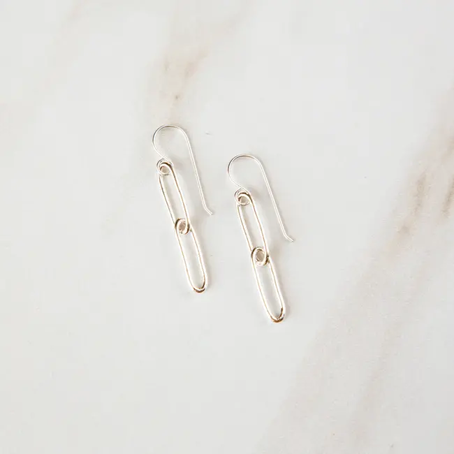 Tasi & Stowaway Paperclip Chain Earrings- Bright Silver