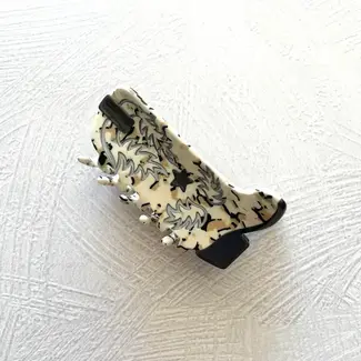 Tiepology Western Boots Claw Clip Cookie n Cream