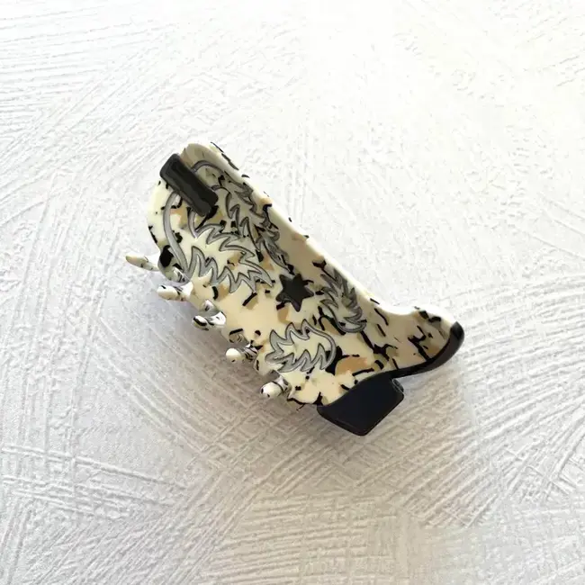 Tiepology Western Boots Claw Clip Cookie n Cream