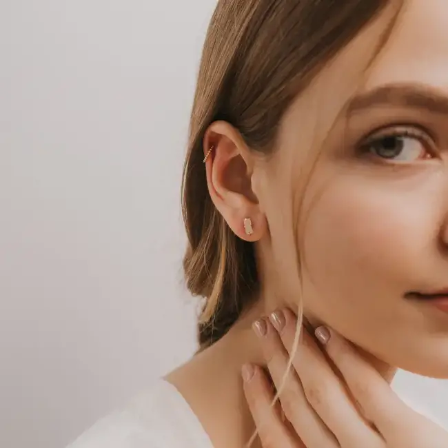 JaxKelly Earrings Druzy Bar White