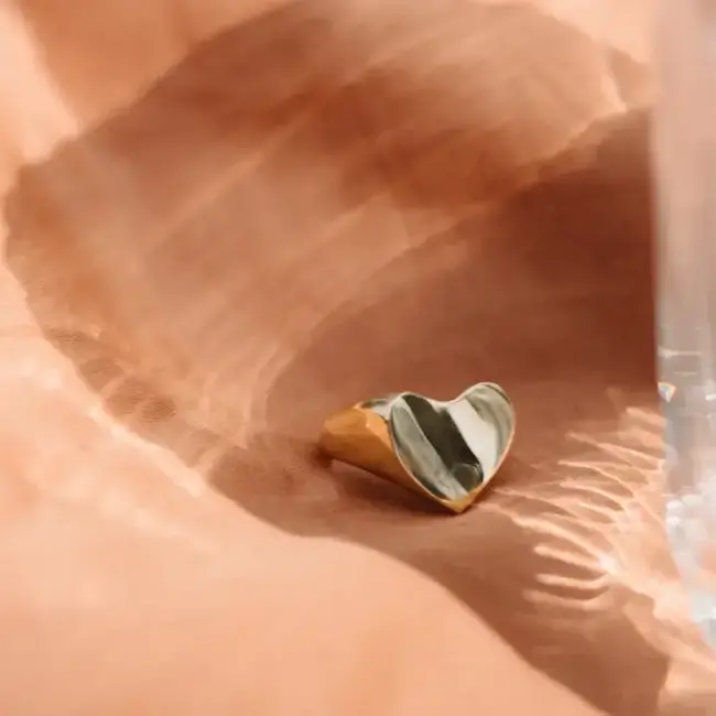 Oceanne Verona Signet Ring Sz 6