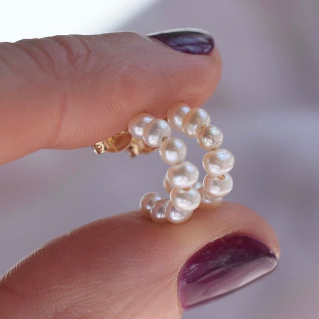 La Kaiser FINE Pearl Goddess Hoops 14k