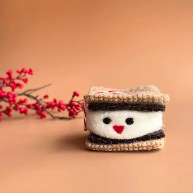 Ornaments 4 Orphans Christmas Ornament- Wool Smiling S'more