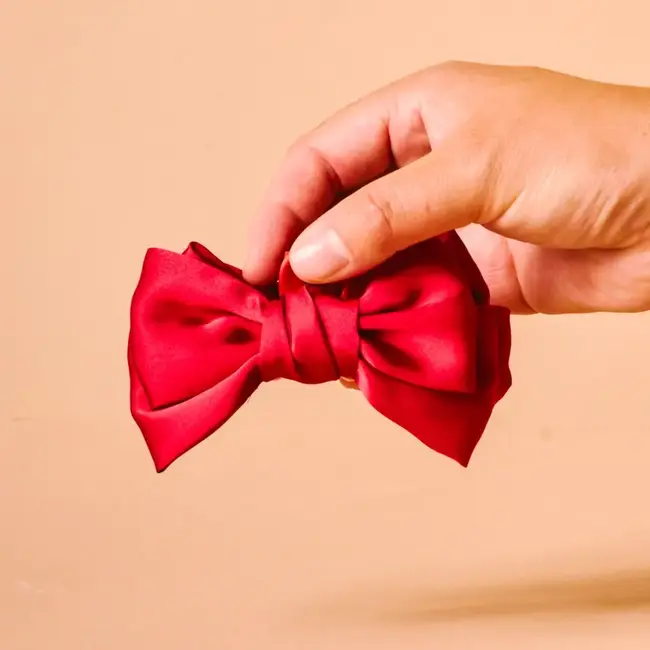 The Darling Effect Mini Satin Bow Claw Clip-Red