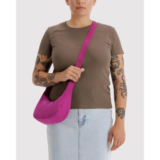 Baggu Small Nylon Crescent Bag - Deep Fuchsia