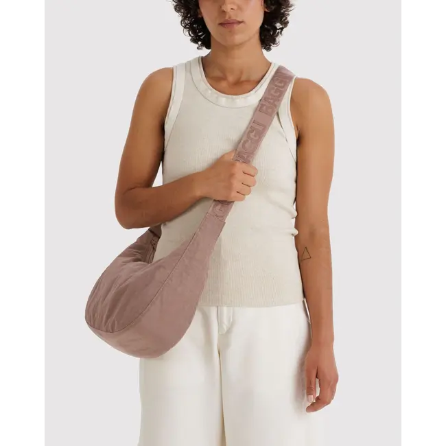 Baggu Medium Nylon Crescent Bag - Toasted Almond