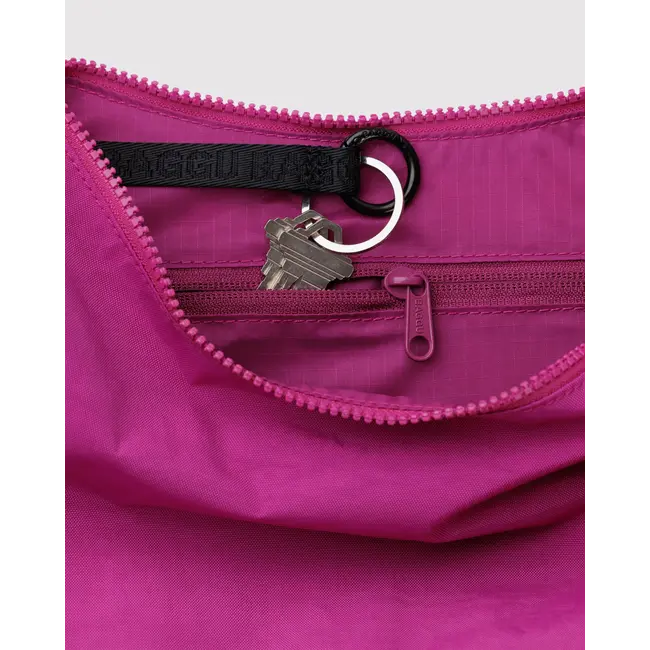 Baggu Medium Nylon Crescent Bag - Deep Fuchsia
