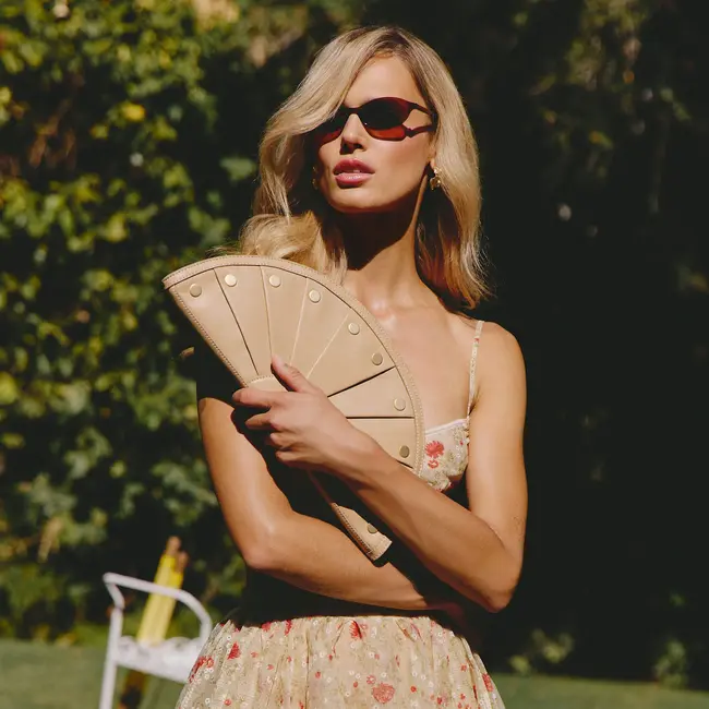 Hammitt Shelley Clutch-Toasty Sand-BG