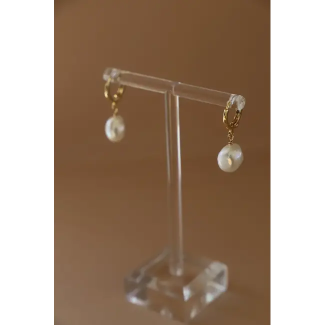 Katie Waltman Keshi Pearl Nugget Huggies- Gold