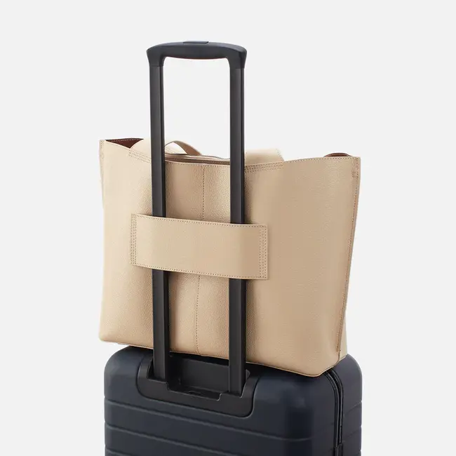 Hobo Vida Large Tote- Almond