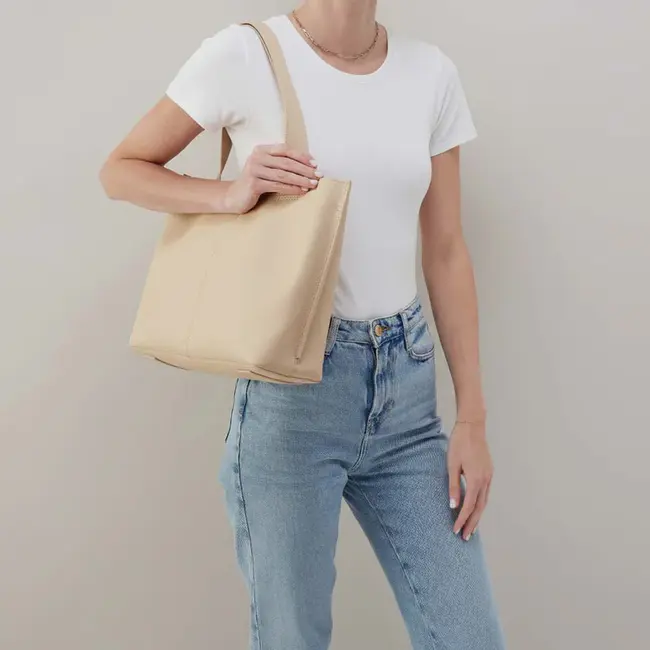Hobo Vida Tote- Almond