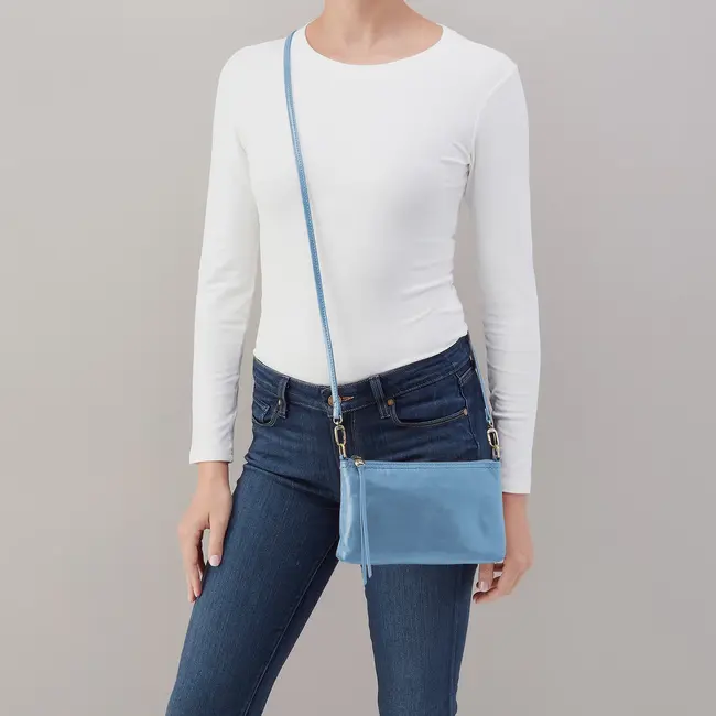 Hobo Darcy Crossbody- Faded Denim