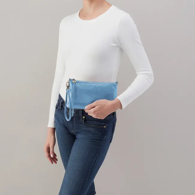 Hobo Darcy Crossbody- Faded Denim