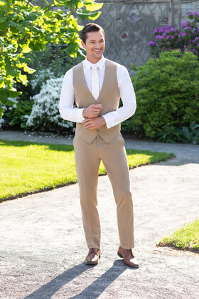 Essential  Vest - Youth- Camel