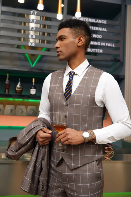 Stacy Adams 3Pcs Windowpane 1 Button Peak Lapel Suit - Brown