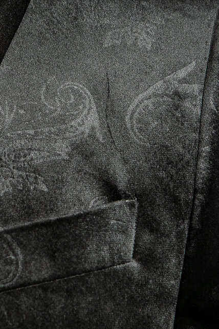 7 Downie St. Valencia Paisley Dinner Jacket - Black