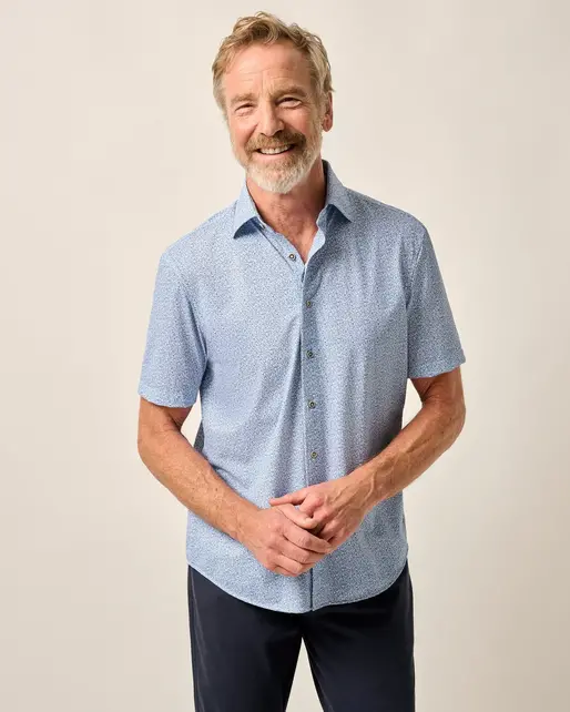 Johnnie O - Short Sleeve Hangin Out Button Up Shirt- Waylan - Maliblu Johnnie O - Short Sleeve Hangin Out Button Up Shirt- Waylan - Maliblu