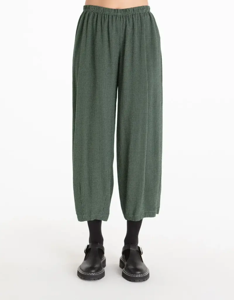 Cut Loose Cropped Pants with Darts