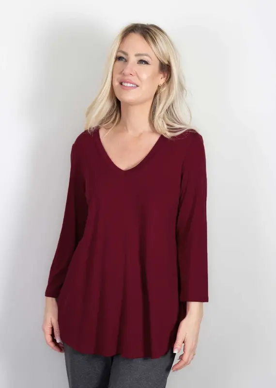 Pure Essence V-Neck 3/4 Sleeve Top