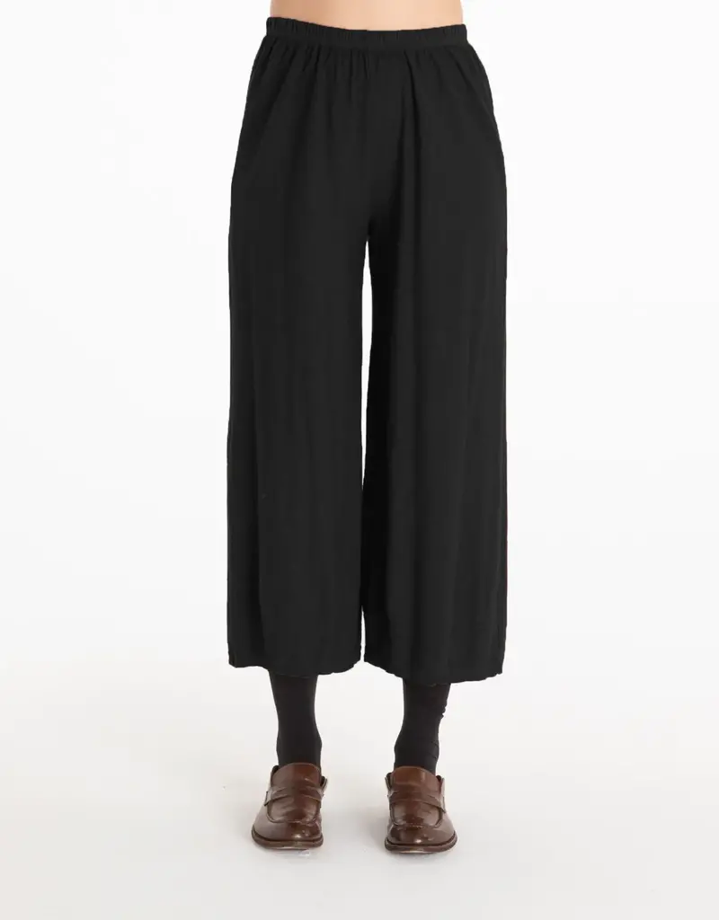Cut Loose Cropped Pants With Darts