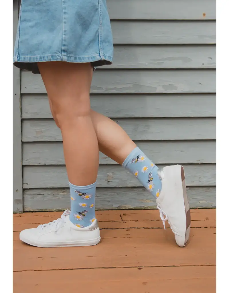 Infinity Classics Memoi Daisy Bees Bamboo Crew Socks