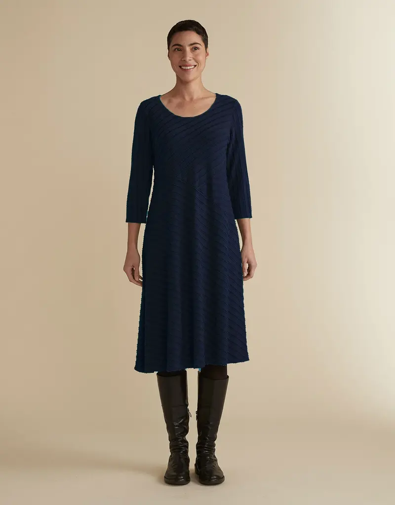 Cut Loose 3/4 Sleeve Seamed Dress