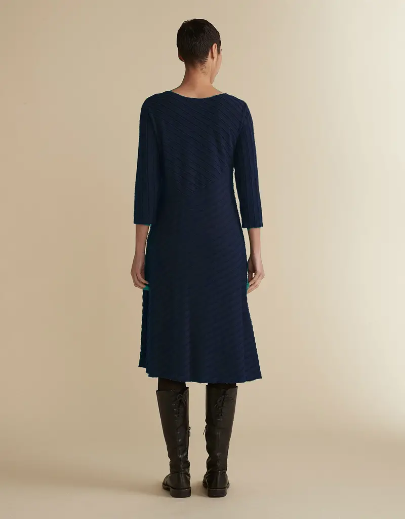 Cut Loose 3/4 Sleeve Seamed Dress