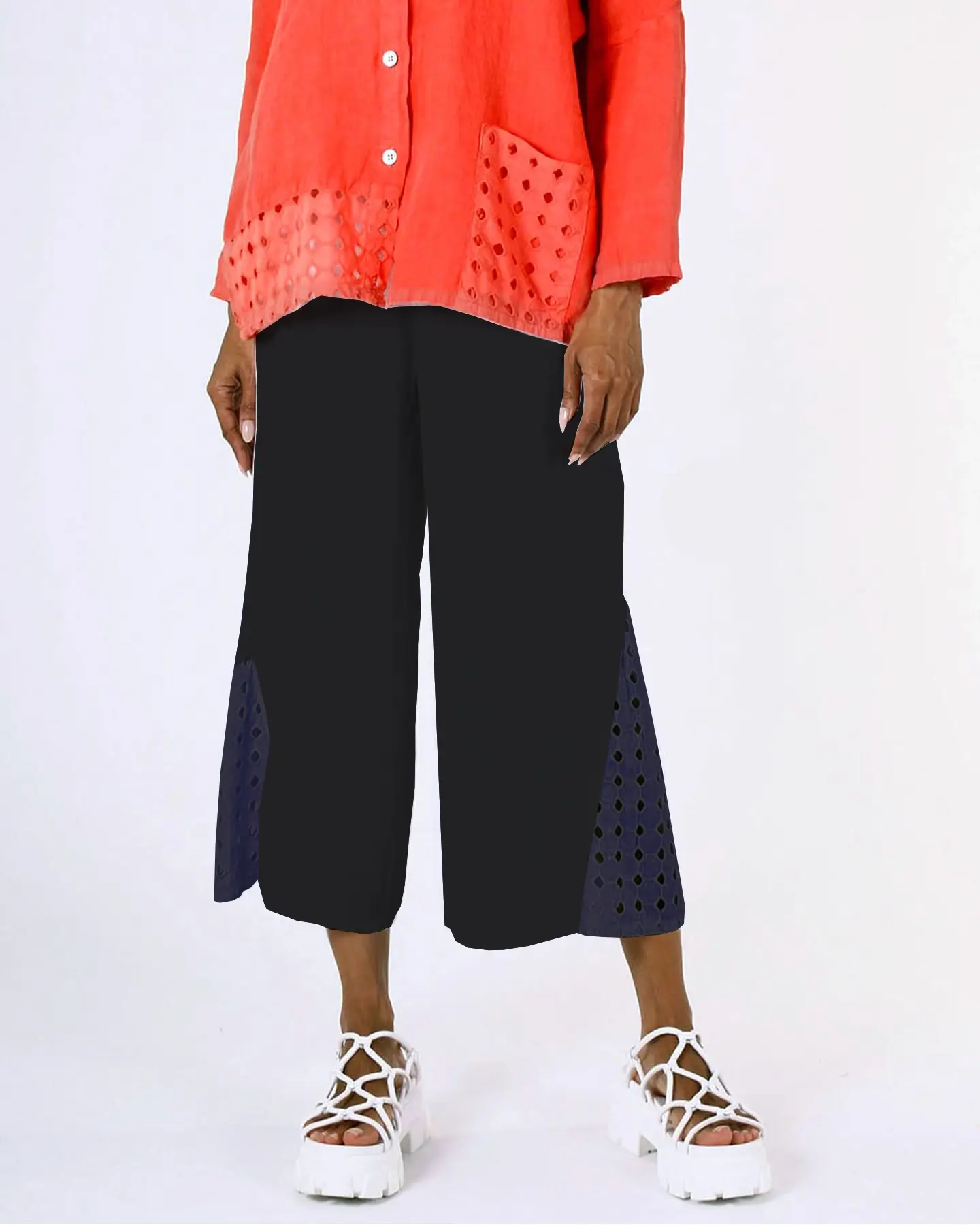 Fenini Eyelet Insert Crop Pants - Coyote Moon