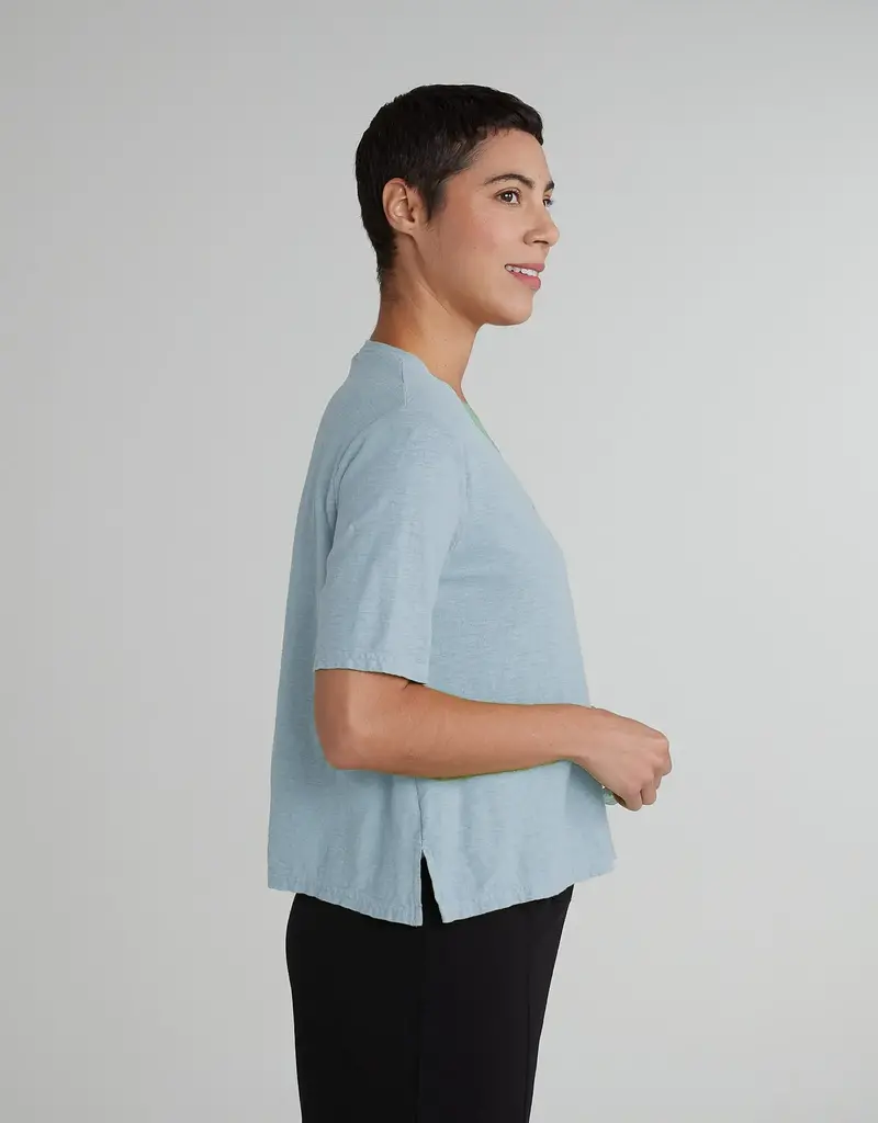 Cut Loose V-Neck Elbow Sleeve Top