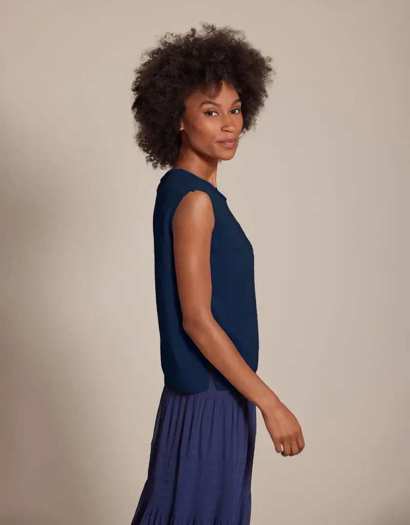 Alashan Crest Sleeveless Top