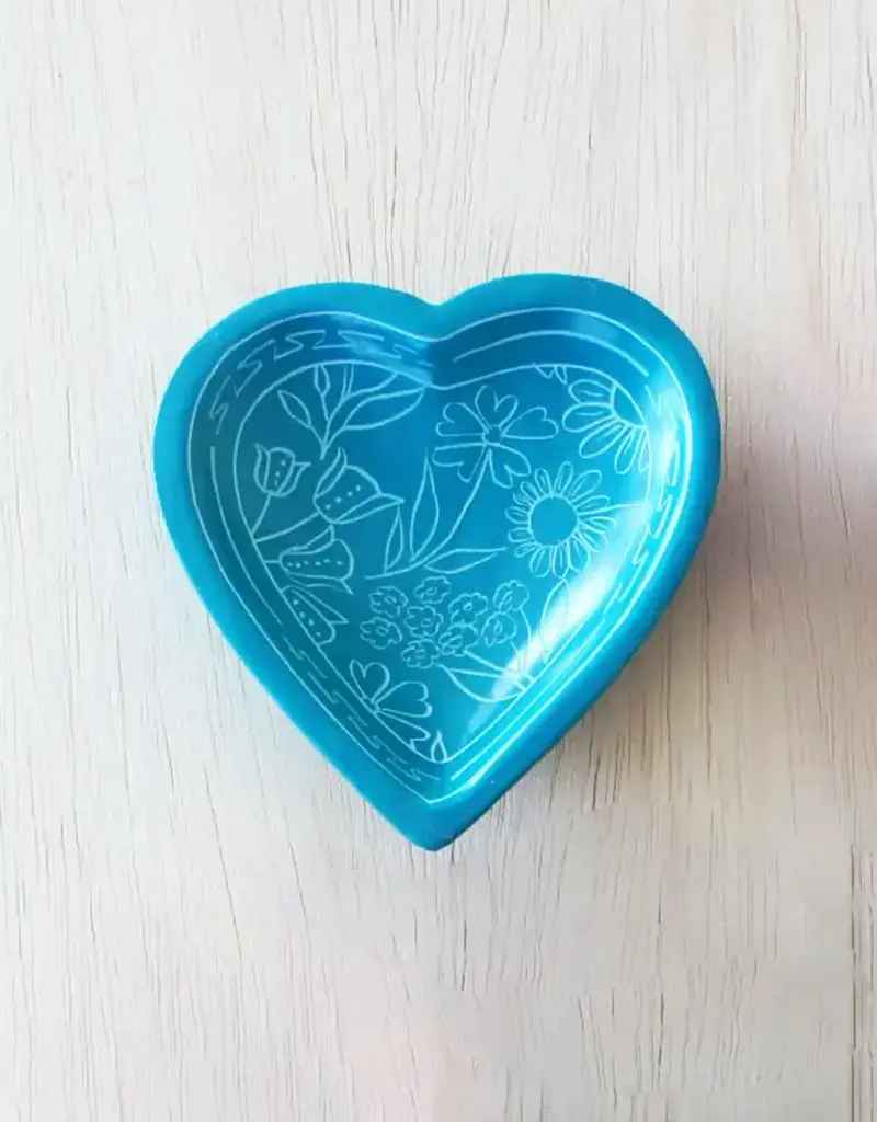 Venture Imports Pattern Heart Dish