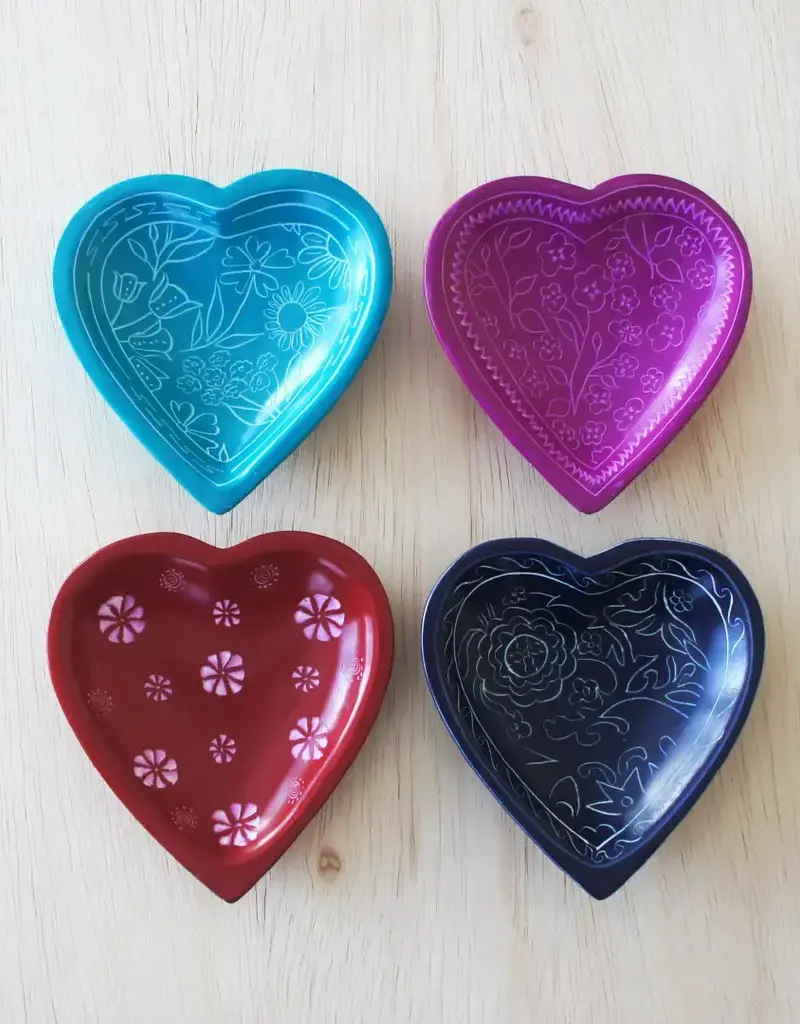 Venture Imports Pattern Heart Dish