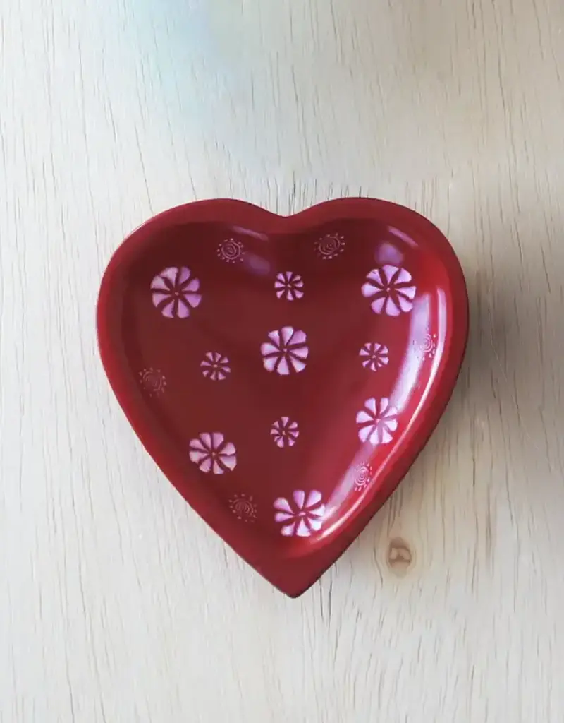 Venture Imports Pattern Heart Dish