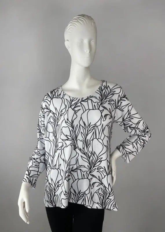 Nally & Millie 3/4 Sleeve Roundneck Top