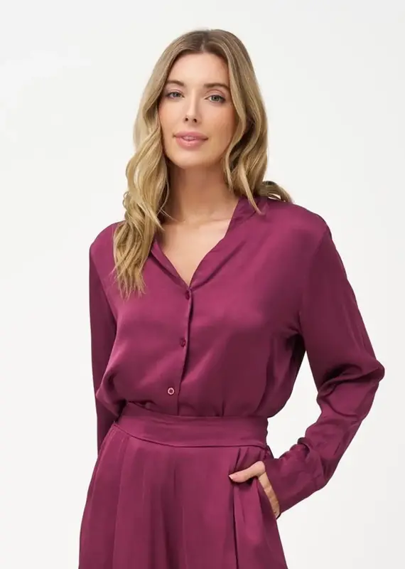M Made In Italy V-Neck Button Front Top