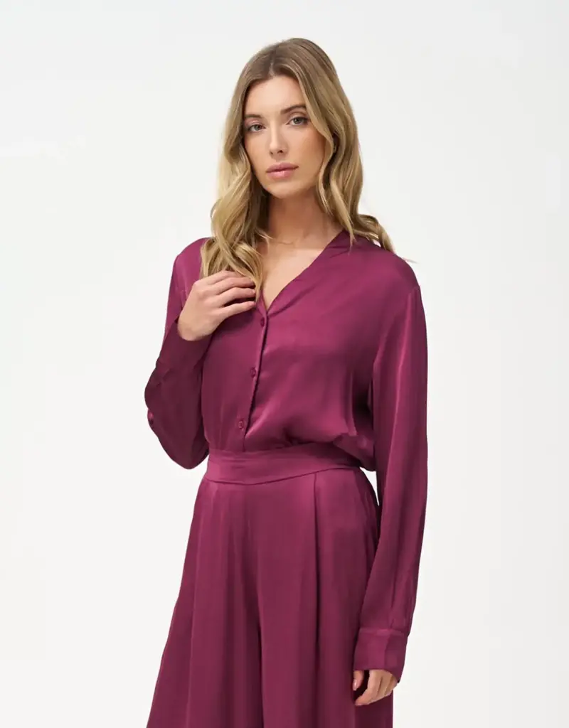 M Made In Italy V-Neck Button Front Top