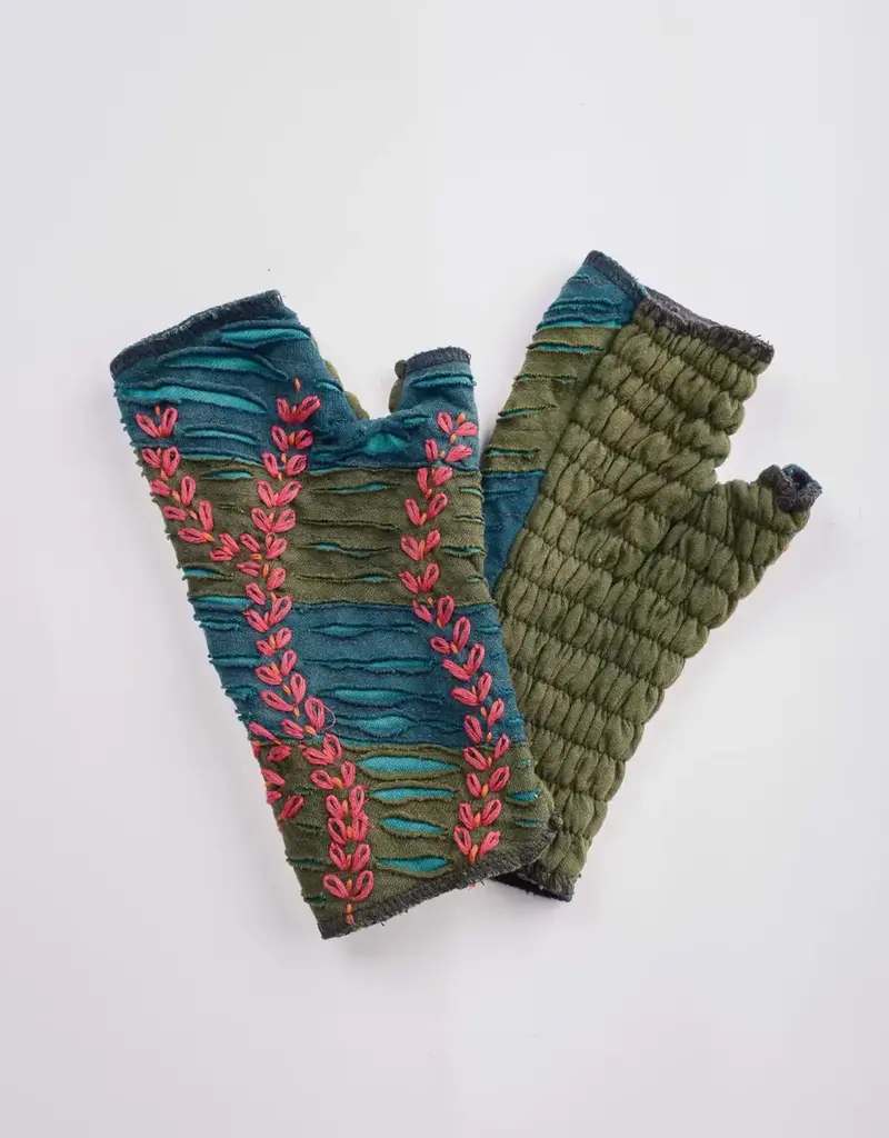 Windhorse Leaf Embroidered Cotton Handwarmers