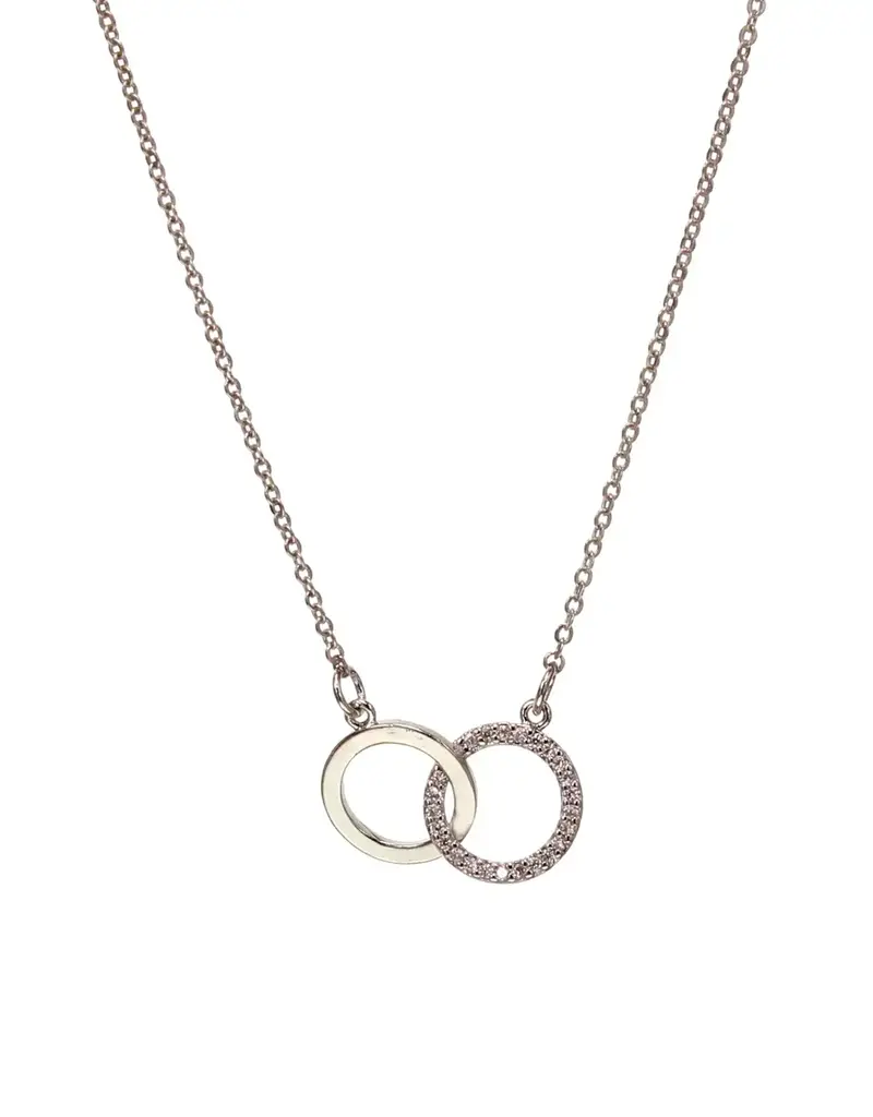 Kole Interlocking Circles Pendant Necklace