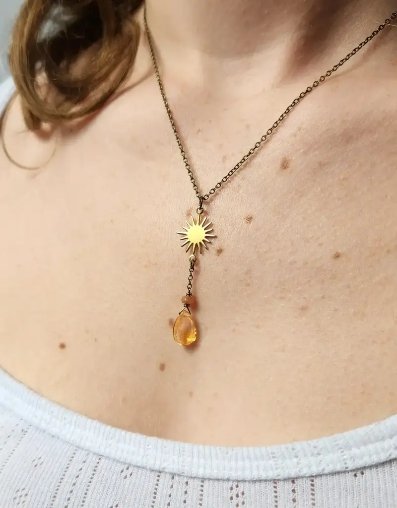 Edgy Petal Brass Sun Charm Y Chain Necklace