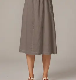 Cut Loose Seamed Skirt With Contrast