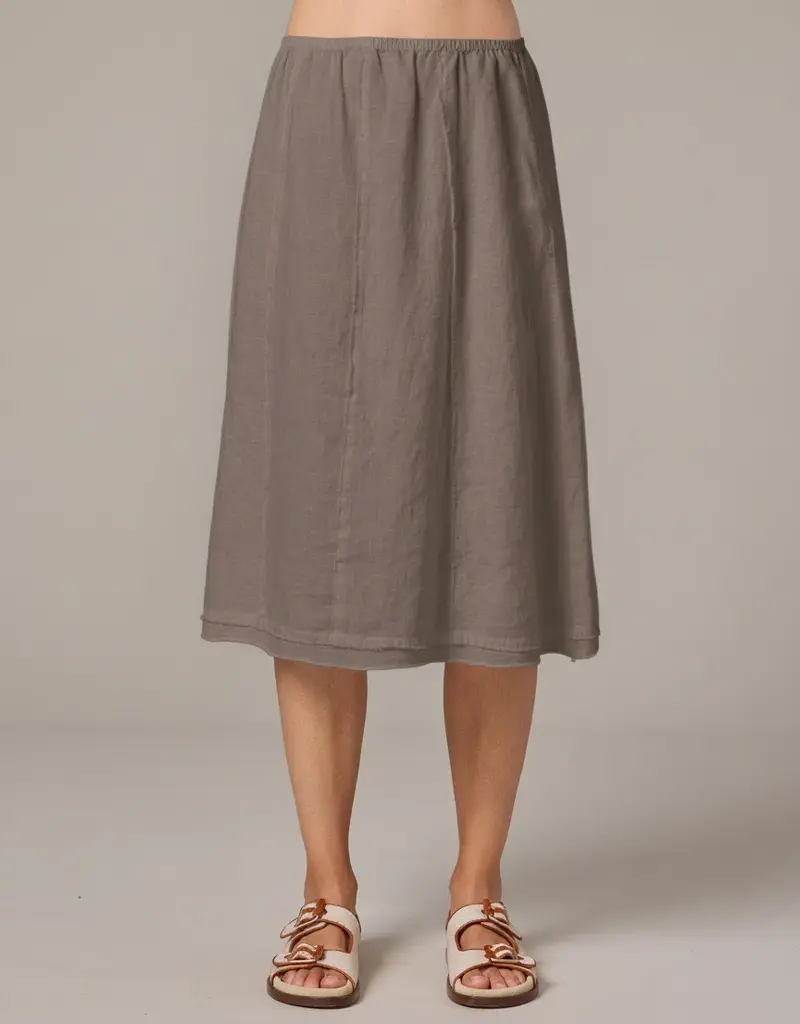 Cut Loose Seamed Skirt With Contrast