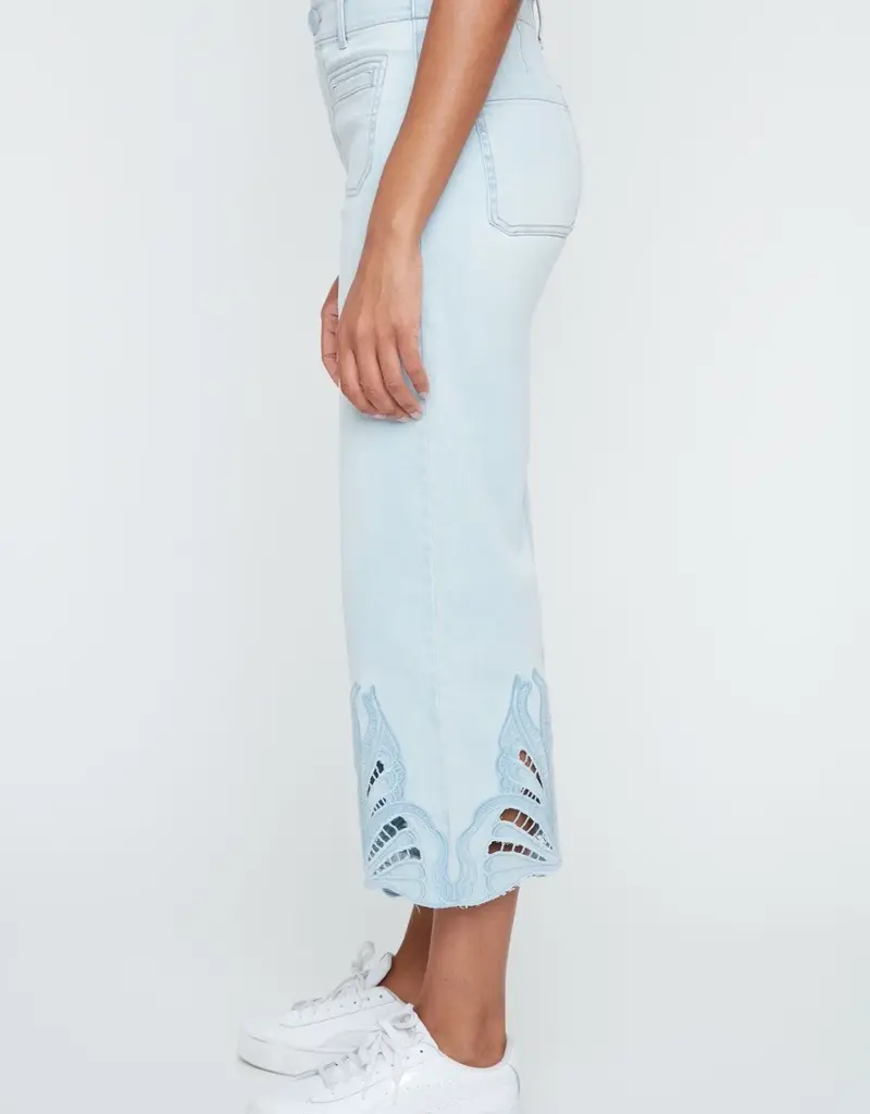 Renuar Detail Hem Bleached Wash Crop Jeans