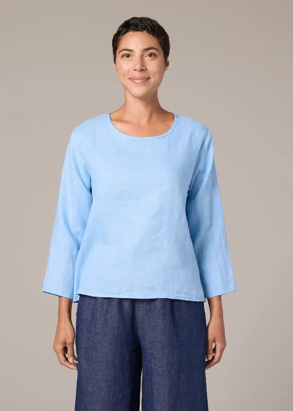 Cut Loose 3/4 Sleeve Split Back Top